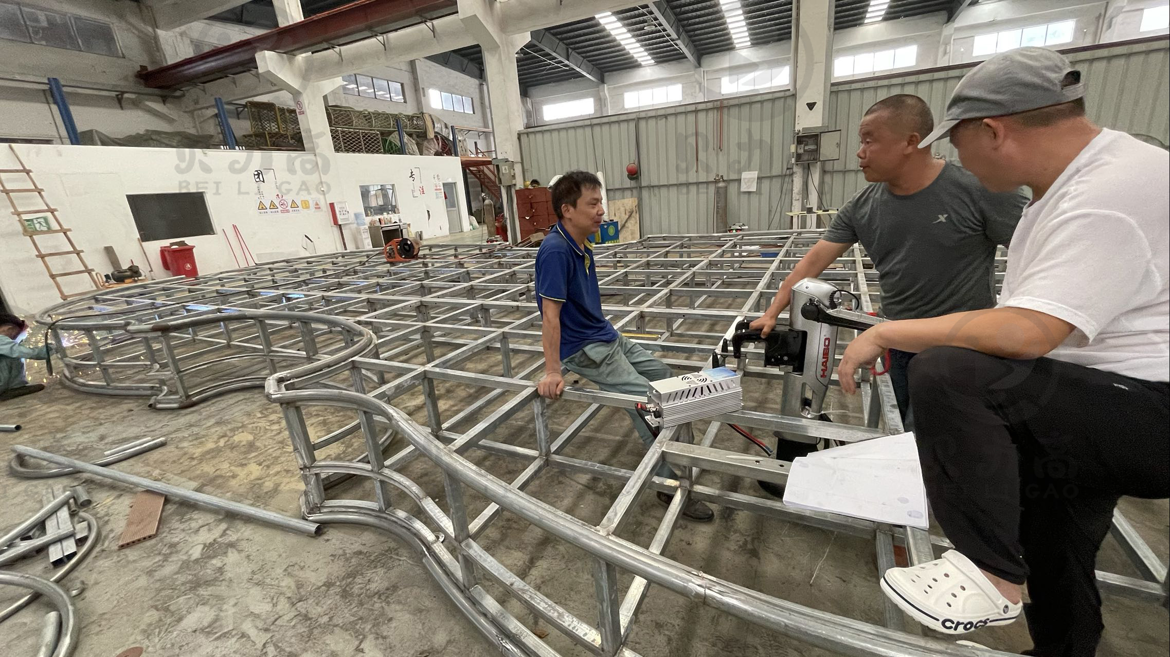 案例 — 我们我们造了一把18米长的小提琴，一同乘着它环游世界(图4)